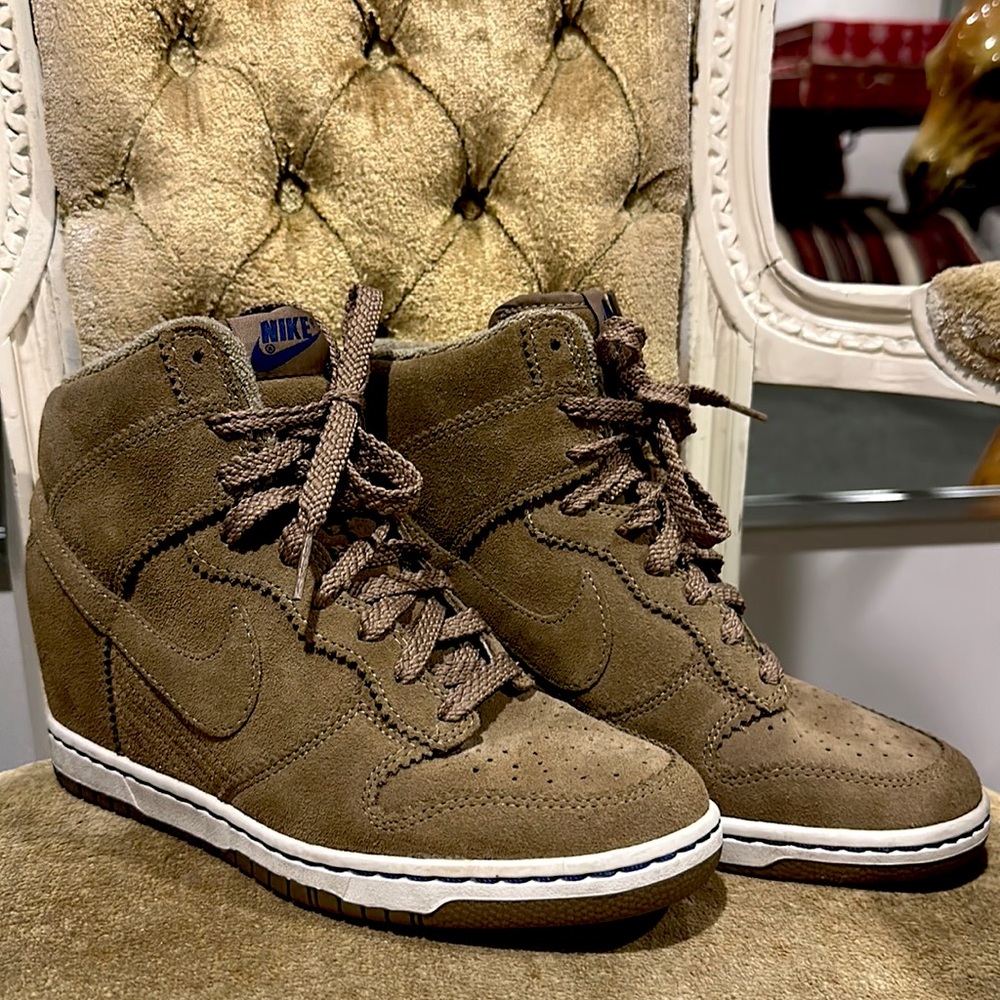 NEW Suede Taupe Nike Sneaker Wedges 6 “Sky High Dunk” 2014